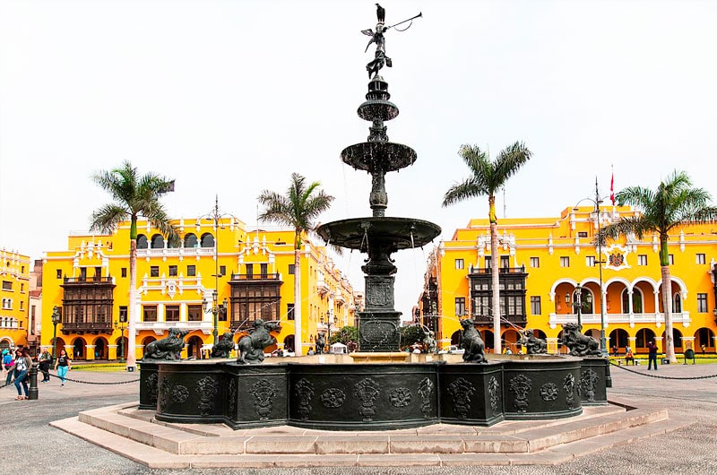 City tours por la plaza mayor de lima